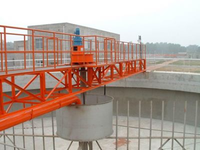 Center Drive Mud Scraper